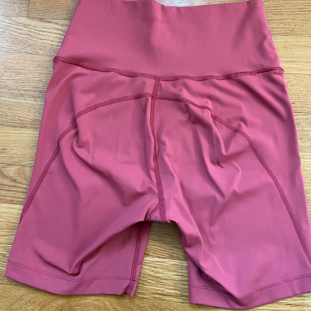 Outdoor Voices Lightform Shorts 7” - Picture 3 of 8